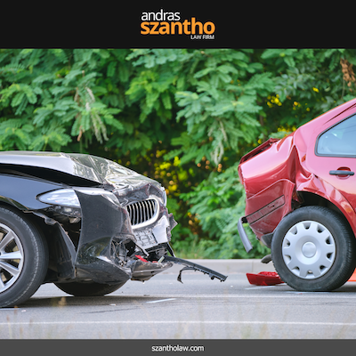 Two damaged vehicles after a car accident in Santa Fe